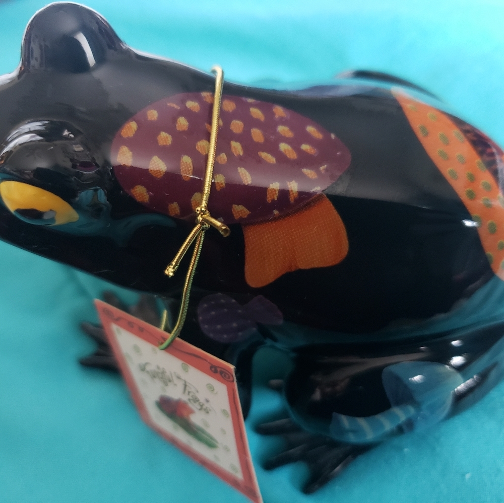 Fanciful Frogs "Toadstool" figurine